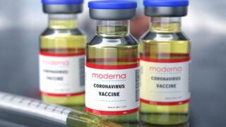 Побочные эффекты от вакцины Moderna выявили ученые США