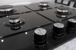 Названы простые способы быстро почистить плиту