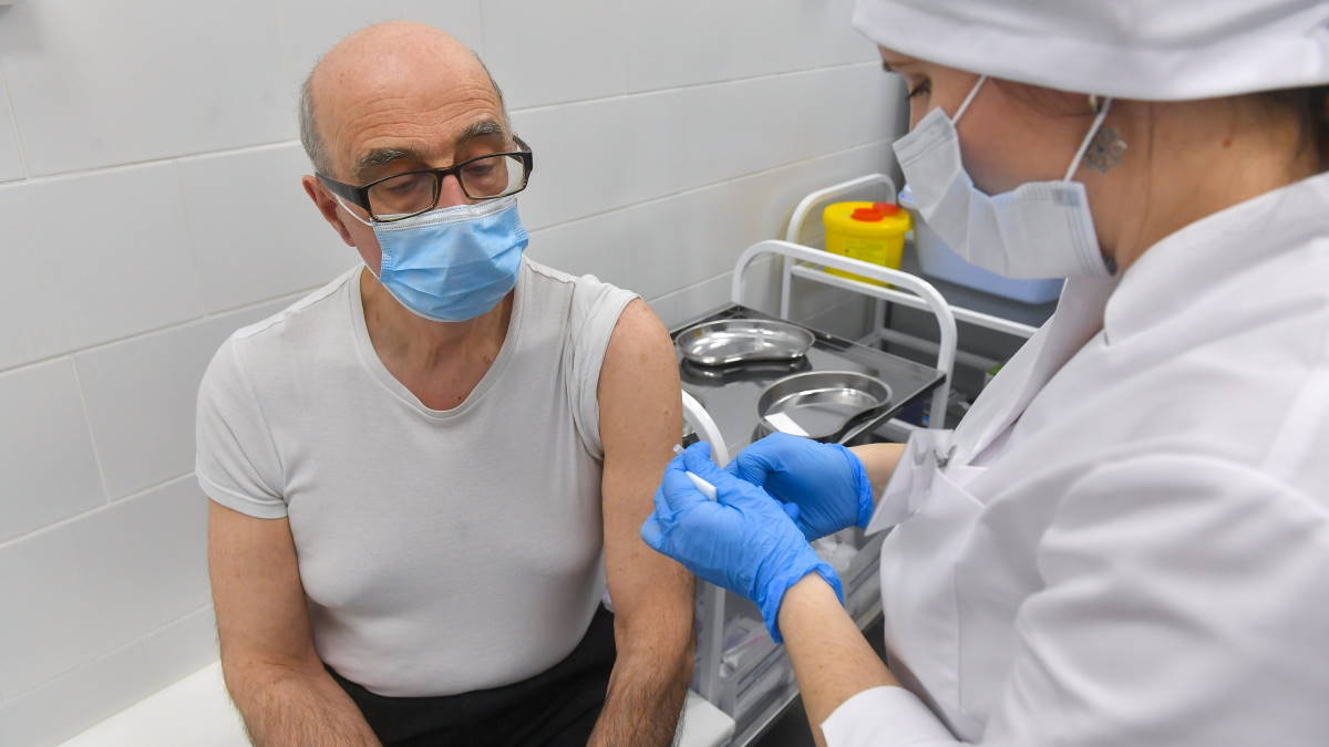 Попова назвала долю людей без иммунитета к коронавирусу после вакцинации