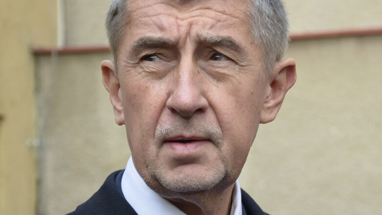 Премьер-министр Чехии рассказал об угрозах ему и семье убийством