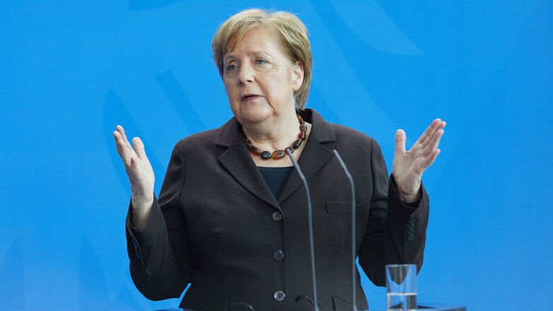 Меркель назвала "агрессивное поведение" России причиной изменения баланса сил в мире