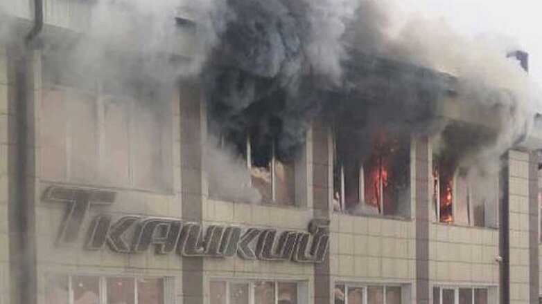 В торговом центре Горно-Алтайска произошел крупный пожар