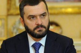 Украина ввела санкции против экс-главы МВД Захарченко и еще девяти офицеров