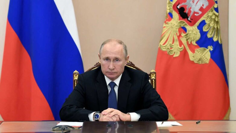 Путин закрепил приоритет Конституции в Семейном кодексе