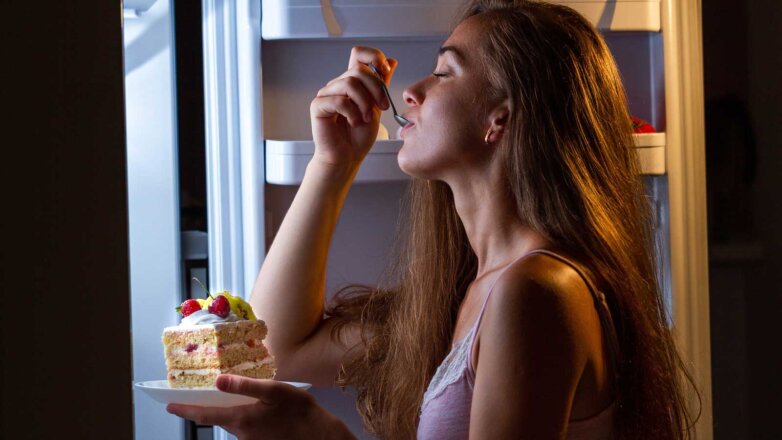 Врачи рассказали о пищевых привычках, которые плохо влияют на сон
