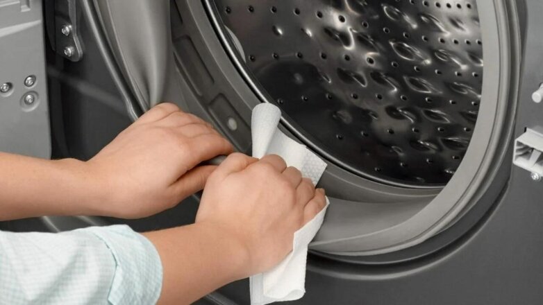 Простые способы помогут быстро избавиться от неприятного запаха в стиральной машине