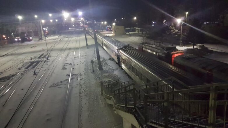 В Амурской области из-за опрокинувшихся вагонов с углем задержали поезда из Москвы