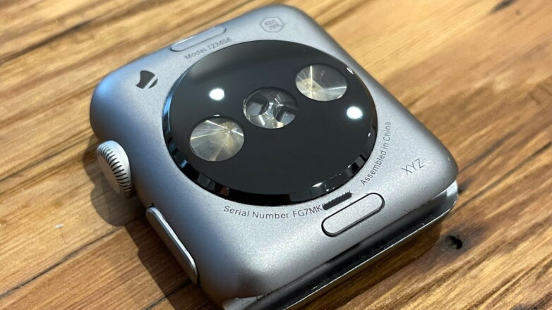 Появились фотографии прототипа самых первых смарт-часов Apple Watch