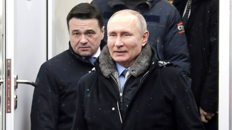 Владимир путин на улице в куртке зима