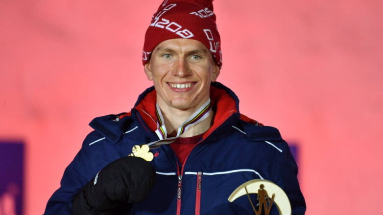 Лыжник Александр Большунов