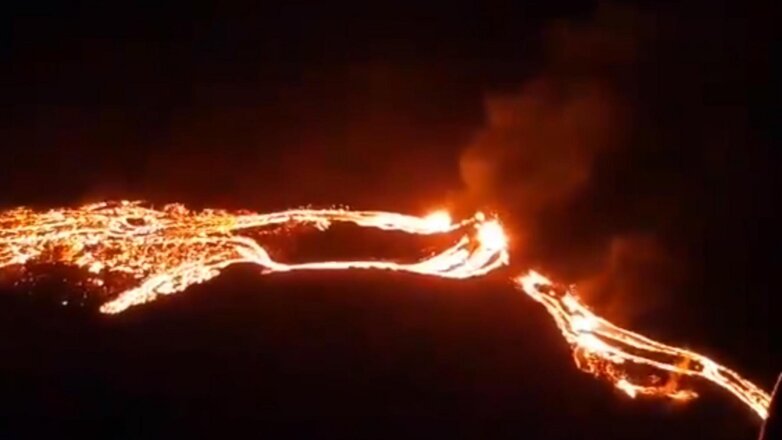 В Исландии произошло мощное извержение вулкана Фаградалсфьяль: видео