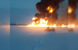 На реке Обь произошел пожар после аварии на нефтепроводе
