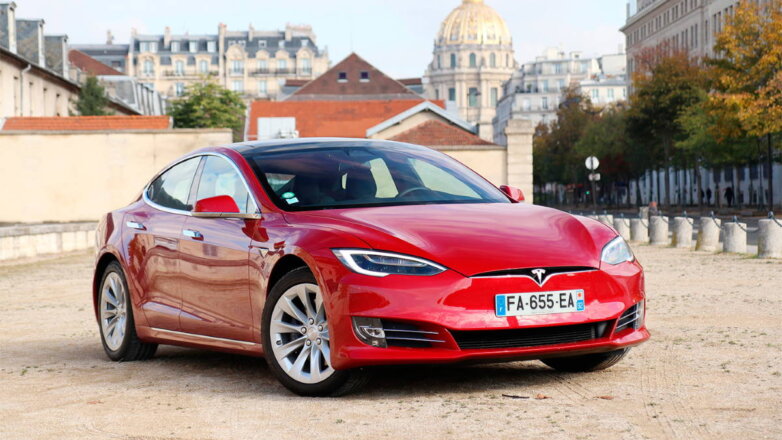 Илон Маск пообещал в два раза увеличить количество Tesla с пробной версией автопилота