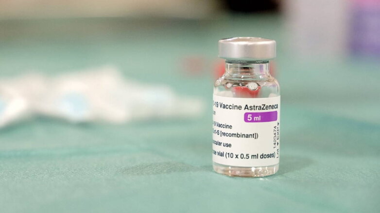 Вакцинирование препаратом AstraZeneca приостановлено во Франции