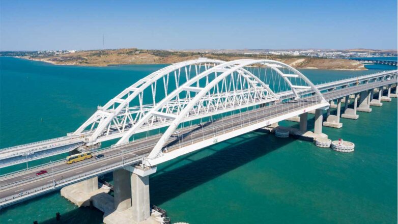 На Крымском мосту увеличили число досмотровых постов для ликвидации пробок