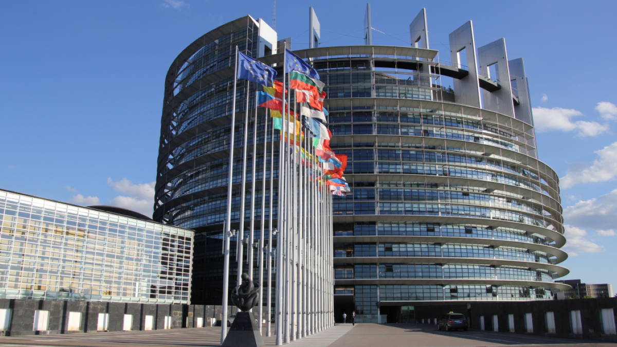 В Европарламенте призвали использовать "Северный поток-2" против России