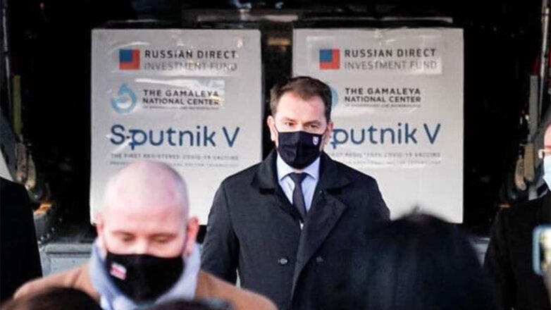 Премьер-министр Словакии пошутил о передаче России за "Спутник V" части Украины