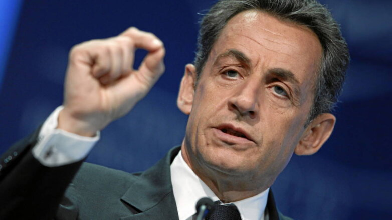 Саркози поддержал решение Макрона продолжать диалог с Россией и осудил Киев