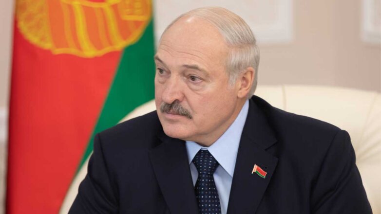 Лукашенко потребовал, чтобы его не судили "наследники фашизма"