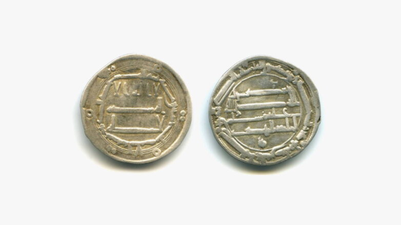 Серебряные куфические монеты дирхамы