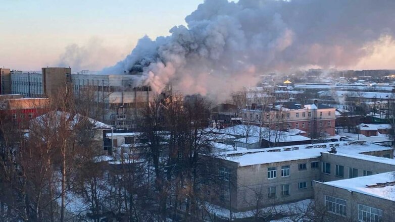 В Коврове возник пожар в здании возле завода имени Дегтярева