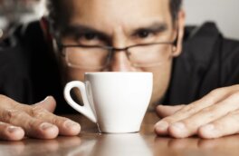 Можно ли пить сваренный с вечера кофе, рассказали эксперты