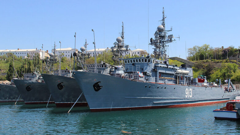 Власти Крыма объяснили закрытие части акватории Черного моря