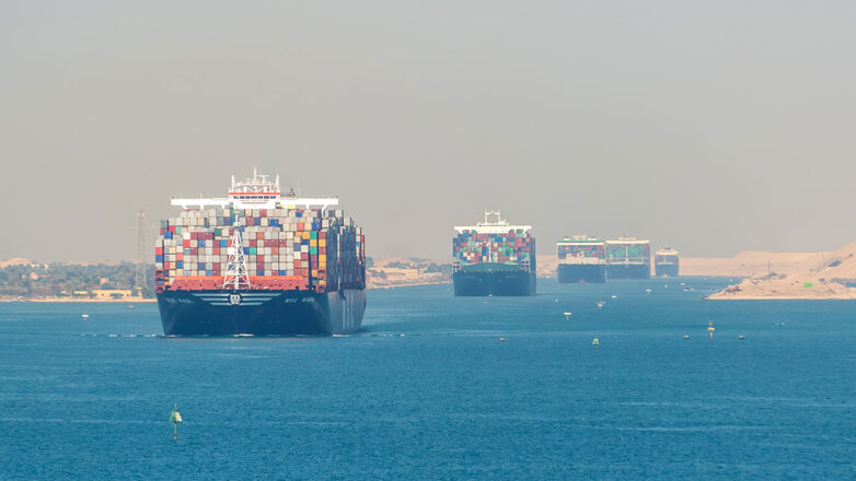 Угроза новой блокировки Суэцкого канала: теперь на мели оказался танкер