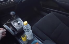Россиянам рассказали, зачем возить в автомобиле уксус