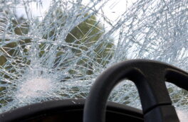 В Хабаровске опрокинулся автобус, есть погибшие