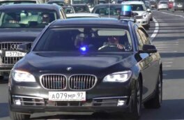 Рабочий автомобиль Пескова попал в аварию в Москве