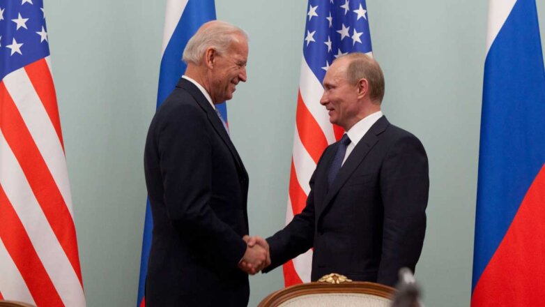 Бывший госсекретарь США заявил, что Путин видит слабость Байдена