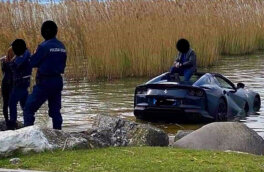Редкий Ferrari стоимостью почти в полмиллиона долларов утопил незадачливый владелец