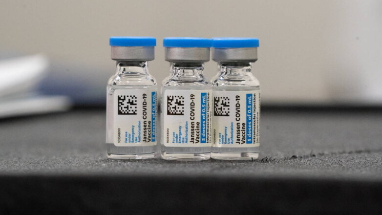 США снова закрыли центр вакцинации Johnson &#038; Johnson из-за побочных эффектов