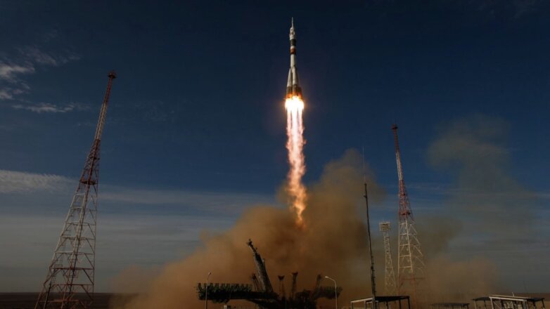 Ракета "Союз-2.1а" с кораблем "Ю. А. Гагарин" стартовала с Байконура к МКС
