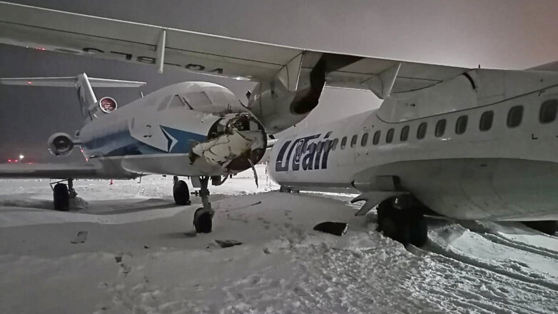Опубликовано видео с места столкновения самолетов в аэропорту Сургута