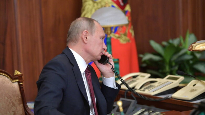 Путин пообщался по телефону с Алиевым