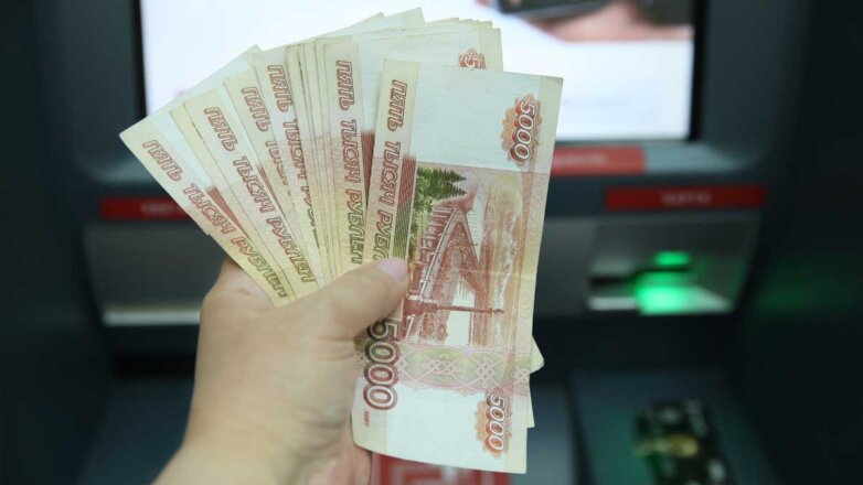 Россиянам спрогнозировали рост реальных зарплат на 2%