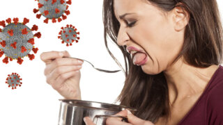 Потерю вкуса при COVID-19 объяснили ученые