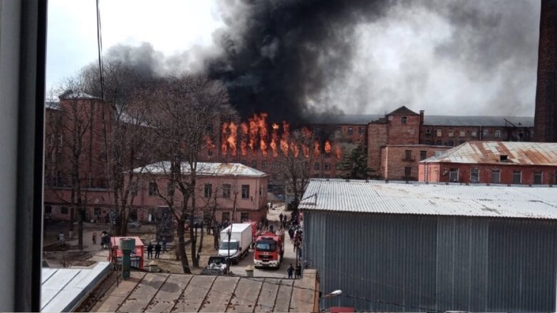 Пожар на Невской мануфактуре в Санкт-Петербурге. Главное