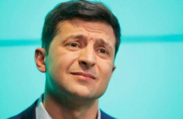 Опрос: Зеленскому не доверяют более половины граждан Украины