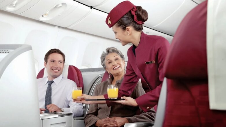 Как получить бесплатный напиток на борту самолета, подсказала стюардесса