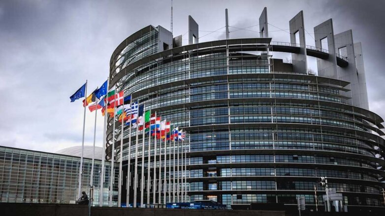 Европарламент призвал ЕС утверждать важные решения по-новому