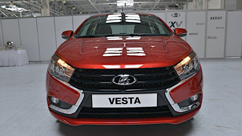 СМИ: поступление Lada Vesta в дилерские центры ожидается весной