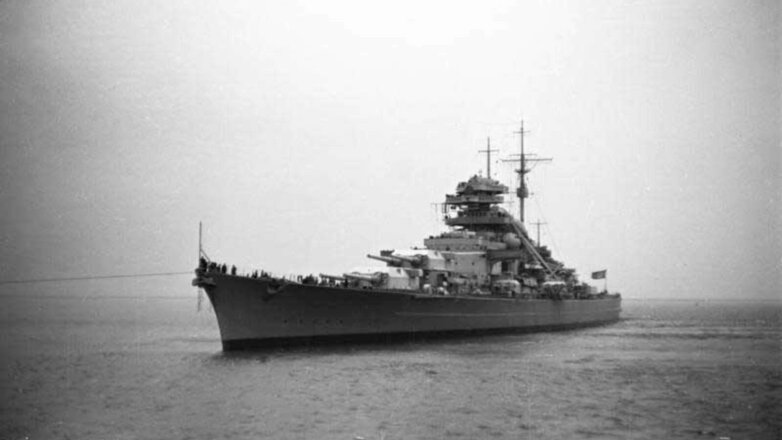 "Бисмарк" и "серые волки": могли ли немецкие подводники спасти линкор?