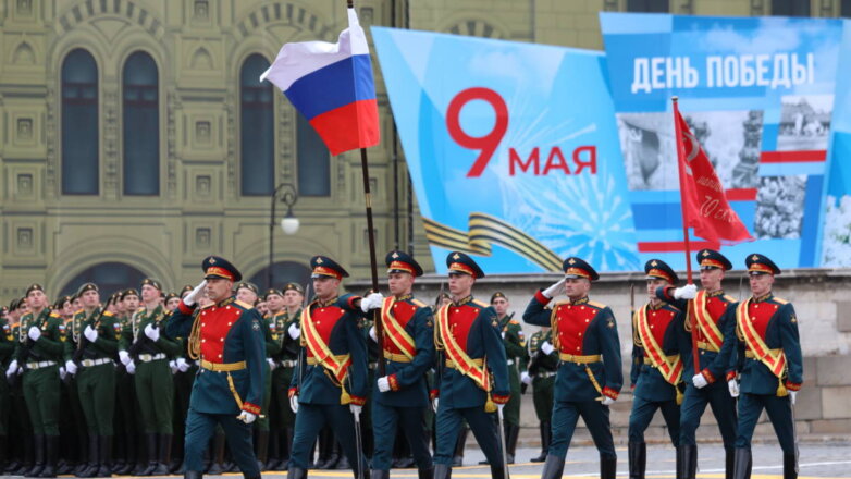 В Кремле заявили, что тема приглашения иностранных лидеров на парад Победы уточняется
