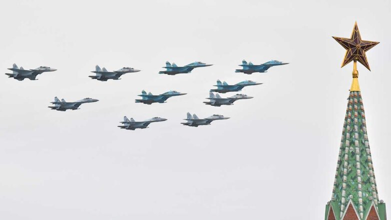 Авиационный парад в честь празднования 76-й годовщины Великой Победы.