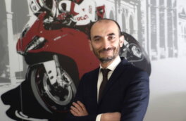Директор Ducati объяснил, почему компания до сих пор не делает электрические мотоциклы