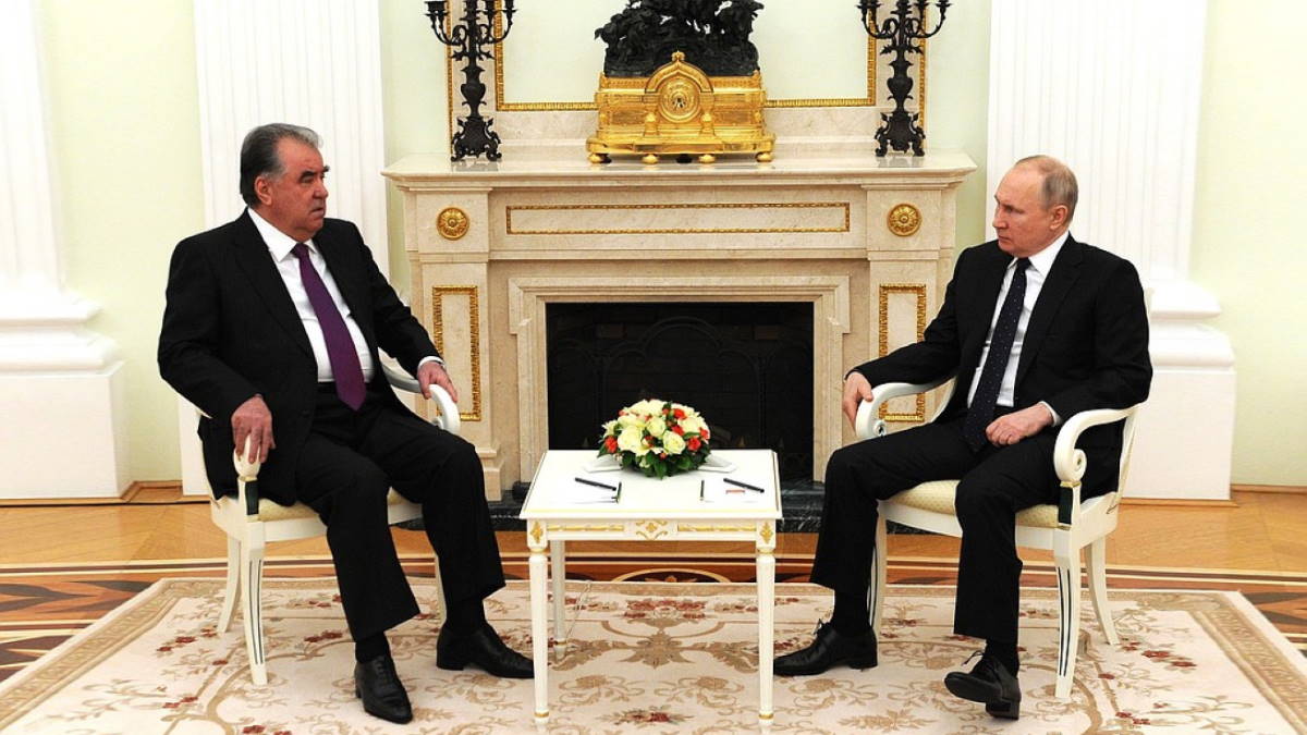 Путин обсудил с главой Таджикистана мигрантов, ситуацию в Афганистане и День Победы