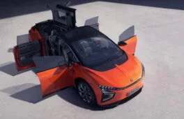 Уникальный семидверный конкурент Tesla поступил в продажу: цена ниже, мест больше